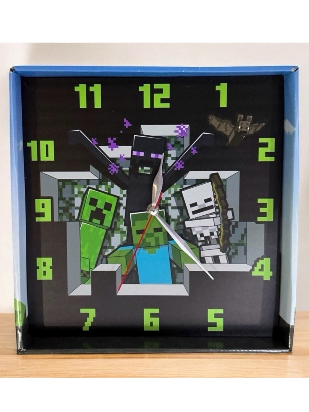 Minecraft Wall Clock Block Creeper Analog Quartz Battery Operated 11 in NEW NIB